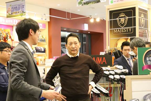 시스템 생성 대체 텍스트:
刁 머터 / 웨기/ 
M AJ ESTY MAJESh 
市小- 
및曇1 
℃한 
1 는含- 」` ㆍ